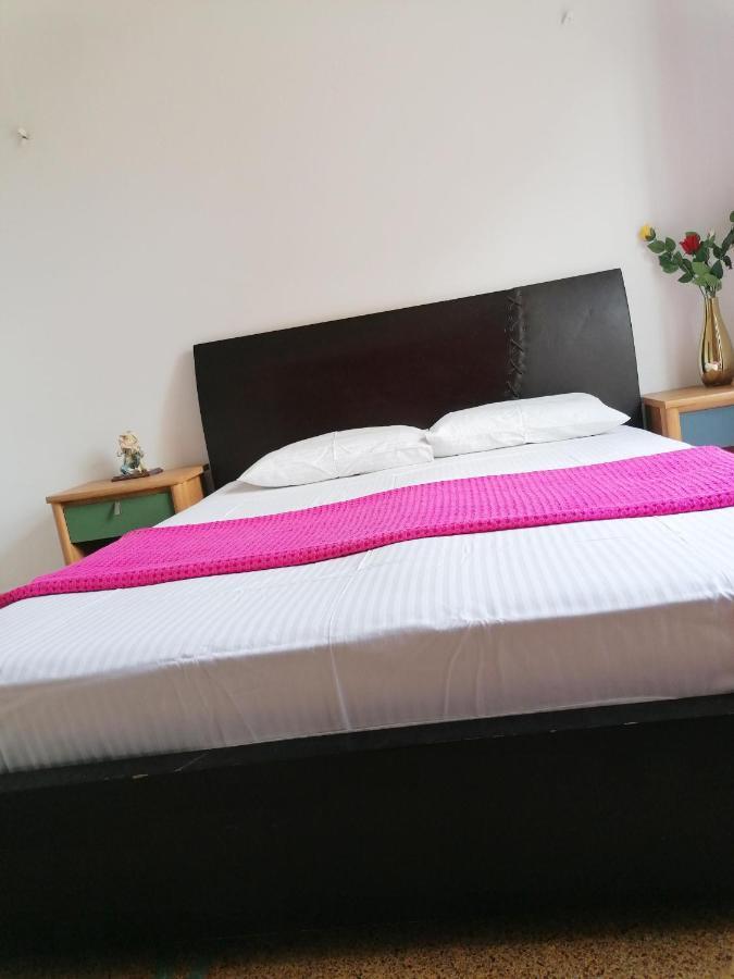 Shared Rooms Near Acropolis And Monastiraki Athene Buitenkant foto
